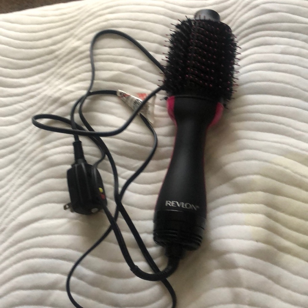 Revlon air brush just used I few times I buy other tool and I want to sold this